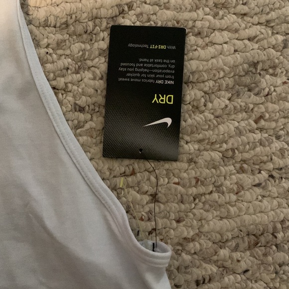 Nike Tank Top side Medium - Picture 2 of 4